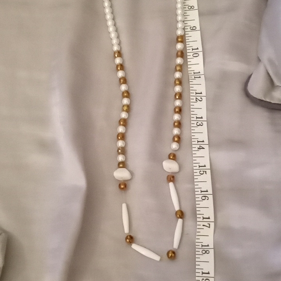 Lovely Beaded Necklace - Picture 2 of 3